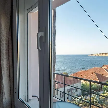 Sea Gem Family Apartment